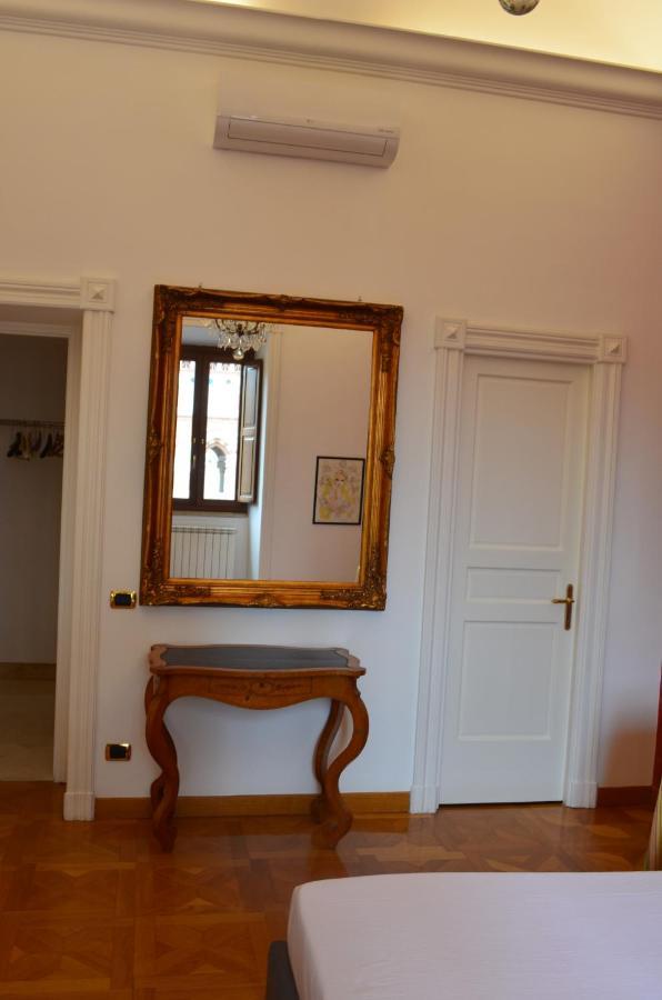 Elegante Appartamento Nel Centro Di Roma المظهر الخارجي الصورة