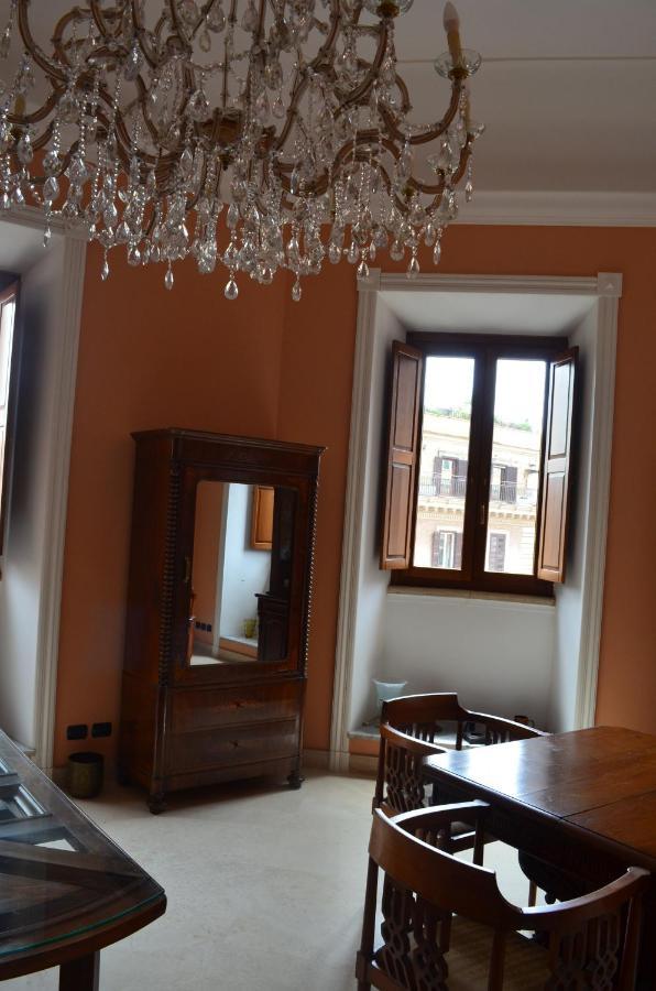 Elegante Appartamento Nel Centro Di Roma المظهر الخارجي الصورة