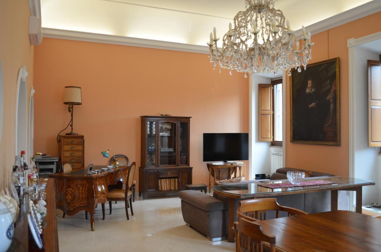 Elegante Appartamento Nel Centro Di Roma المظهر الخارجي الصورة