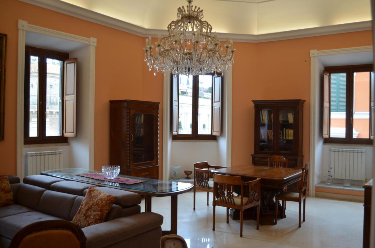 Elegante Appartamento Nel Centro Di Roma المظهر الخارجي الصورة